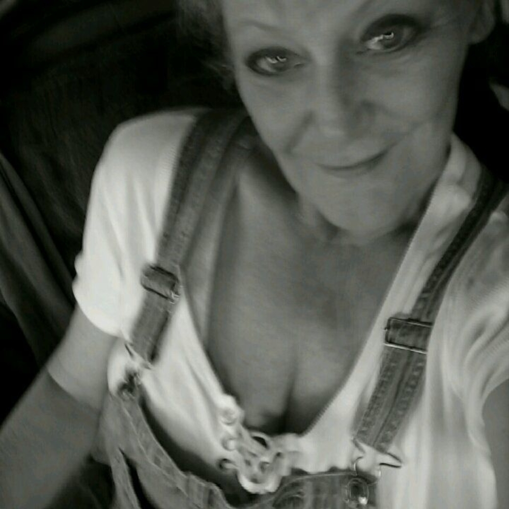 Meet your Posher, Connie